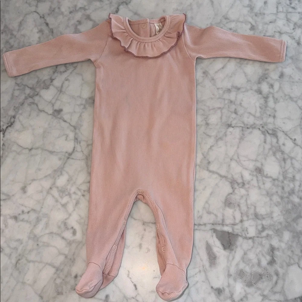 Tun Tun Ruffle Ribbed Footie 6/9M